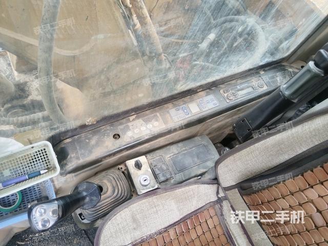 座椅左側控制臺/音響/含左手柄(駕駛室部分) 座椅左側控制臺/音響/含左手柄(駕駛室部分)