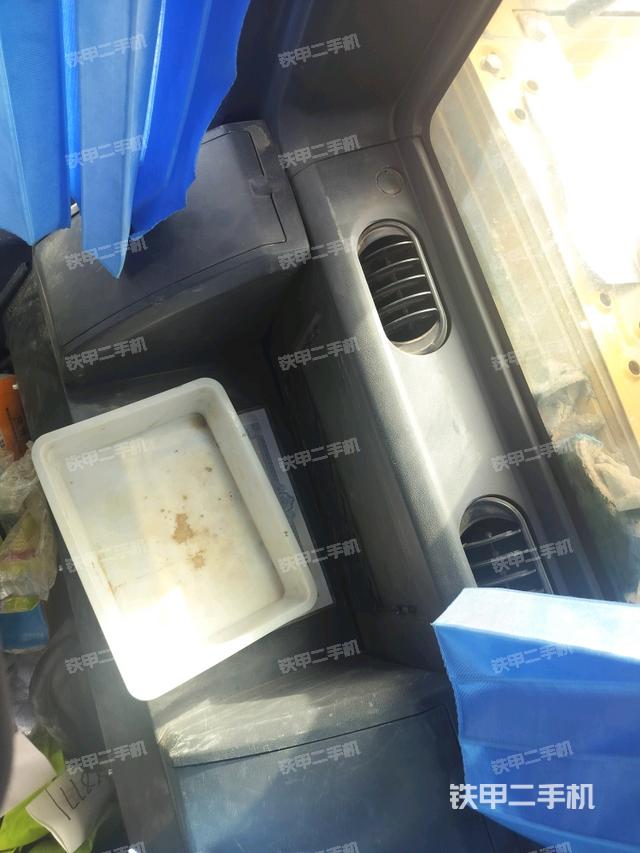 后窗玻璃角標(biāo)（駕駛室部分）