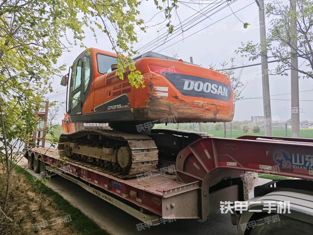 驾驶室顶部（整机外观）