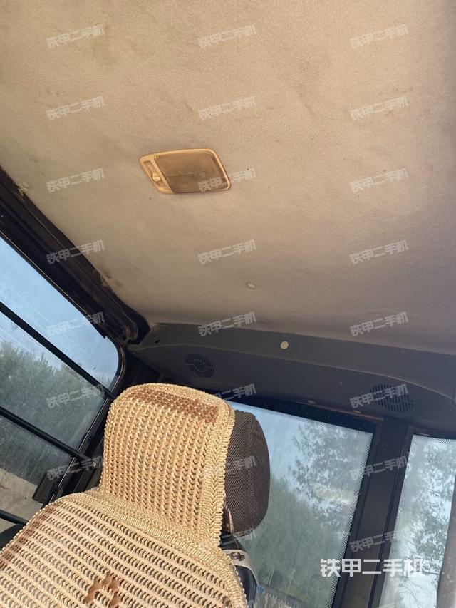 駕駛室頂部（整機(jī)外觀）