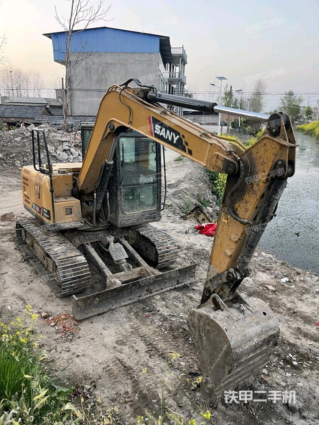 駕駛室頂部（整機(jī)外觀）