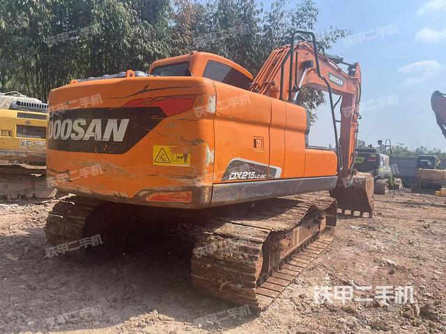 整機(jī)右后45°(整機(jī)外觀) 整機(jī)右后45°(整機(jī)外觀)