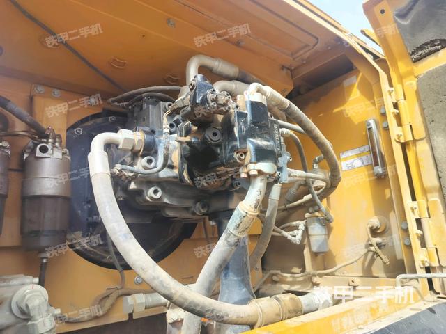 液壓泵斜45?左（大件艙室）