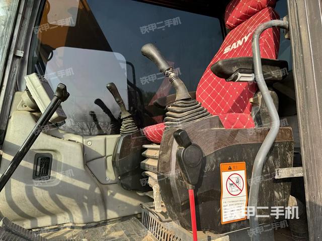 駕駛室頂部（整機(jī)外觀）