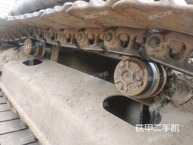 左驅(qū)動(dòng)輪（行走機(jī)構(gòu)）