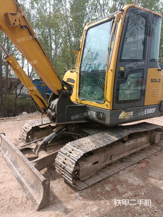 大臂根部?斜（工作和回轉(zhuǎn)裝置）