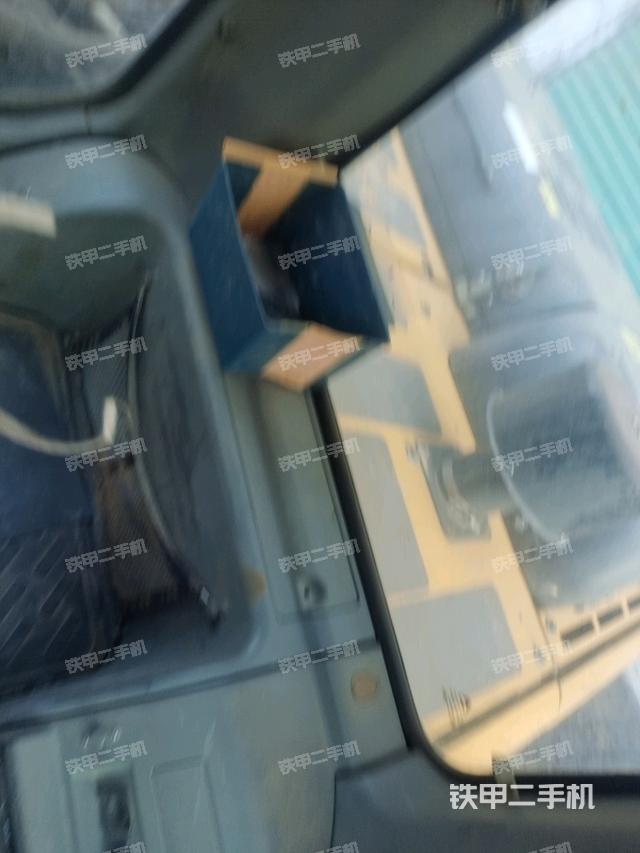 駕駛室左前45度（駕駛室部分）