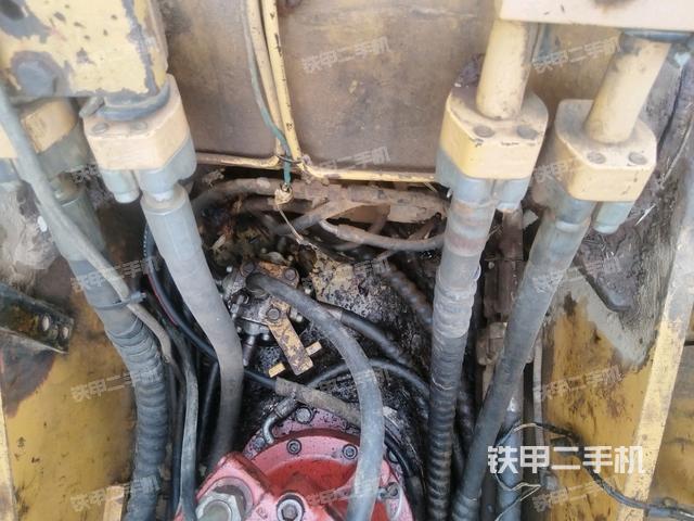 中央回轉接頭特寫(上車部件) 中央回轉接頭特寫(上車部件)