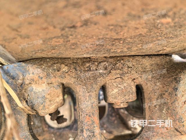 右側(cè)履帶整體（行走機(jī)構(gòu)）