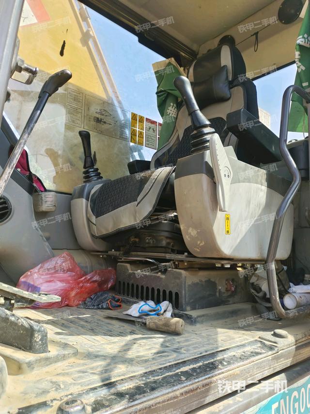 駕駛室正側（駕駛室部分）