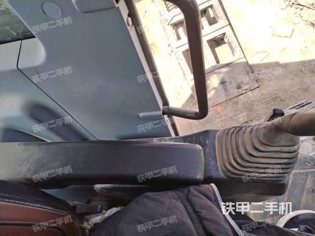 座椅左側控制臺/音響/含左手柄（駕駛室部分）