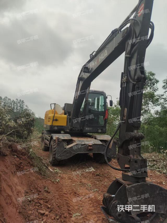 驾驶室顶部（整机外观）