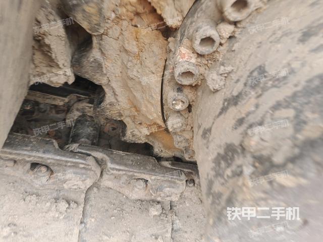 右側(cè)履帶整體(行走機(jī)構(gòu)) 右側(cè)履帶整體(行走機(jī)構(gòu))