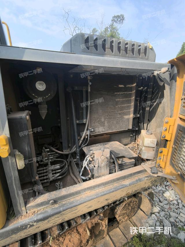 散熱器正面（大件艙室）