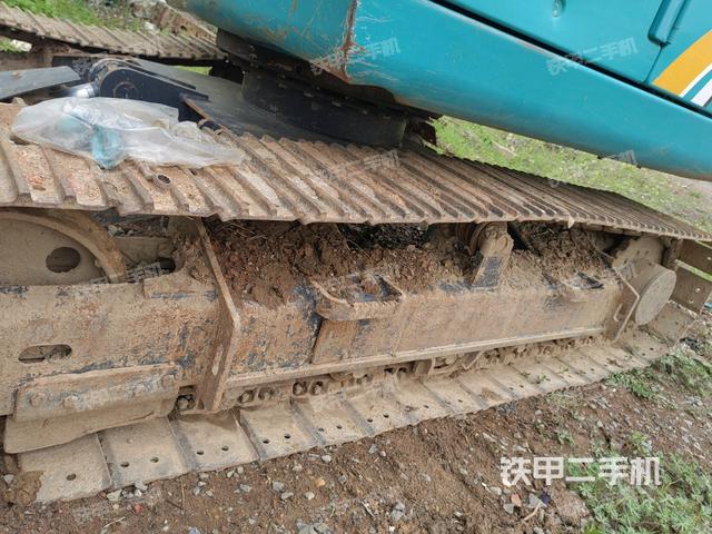 單側(cè)履帶整體(整機(jī)外觀) 單側(cè)履帶整體(整機(jī)外觀)