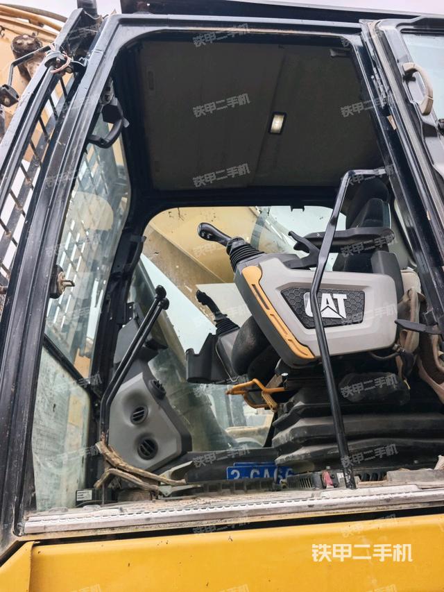 駕駛室整體（整機(jī)外觀）