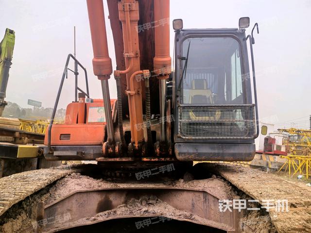 大臂油缸整體?豎拍（工作和回轉(zhuǎn)裝置）