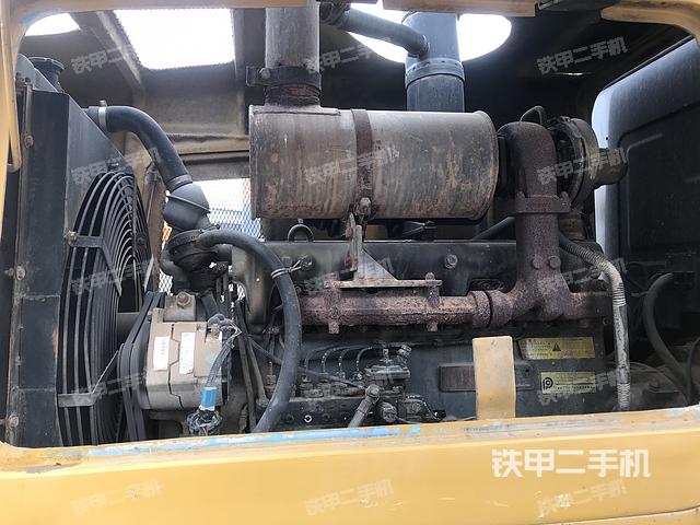 發(fā)動機左側(cè)(整機外觀及大件) 發(fā)動機左側(cè)(整機外觀及大件)