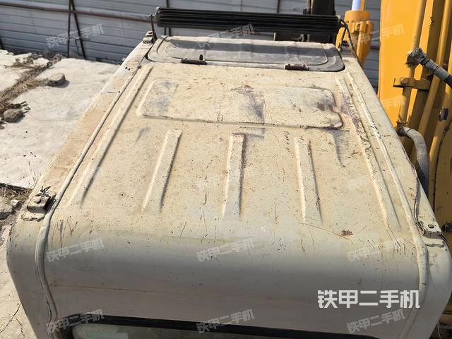 駕駛室頂部(整機外觀) 駕駛室頂部(整機外觀)