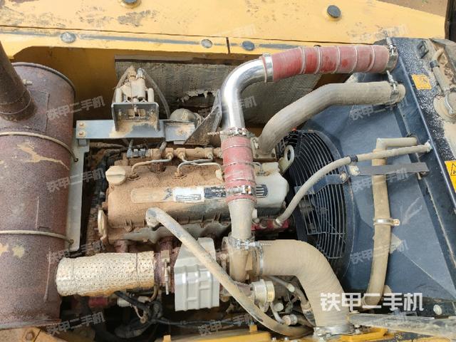 發(fā)動機整體俯視(整機外觀) 發(fā)動機整體俯視(整機外觀)