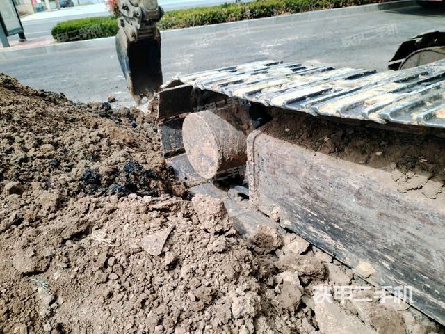 右驅(qū)動(dòng)輪（行走機(jī)構(gòu)）