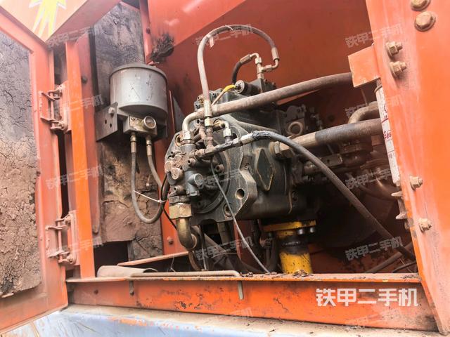 液壓泵斜45?左（大件艙室）