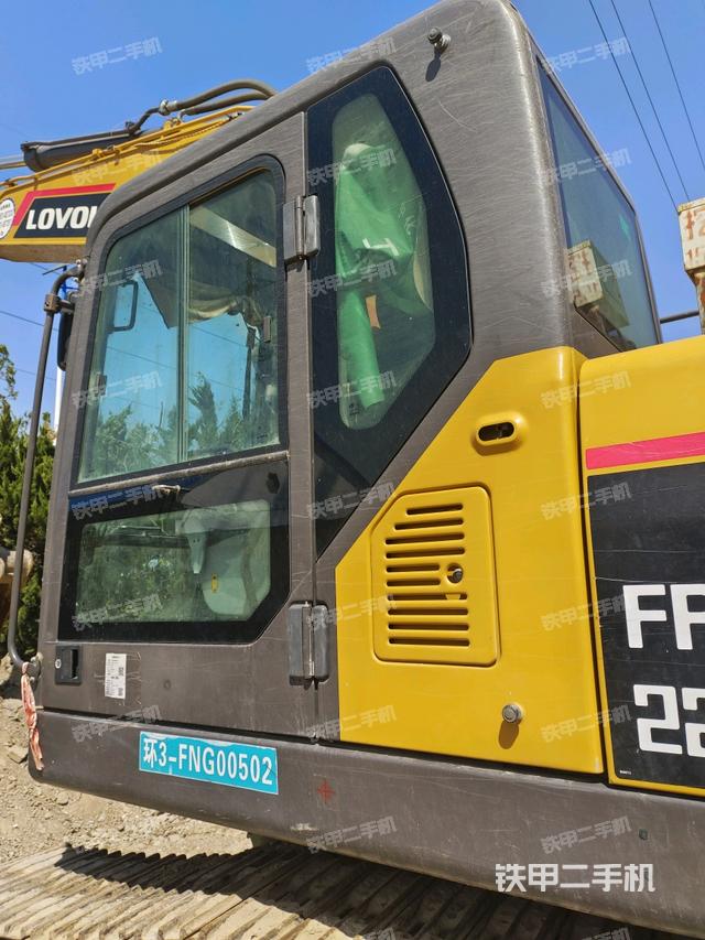 駕駛室左后45度（駕駛室部分）