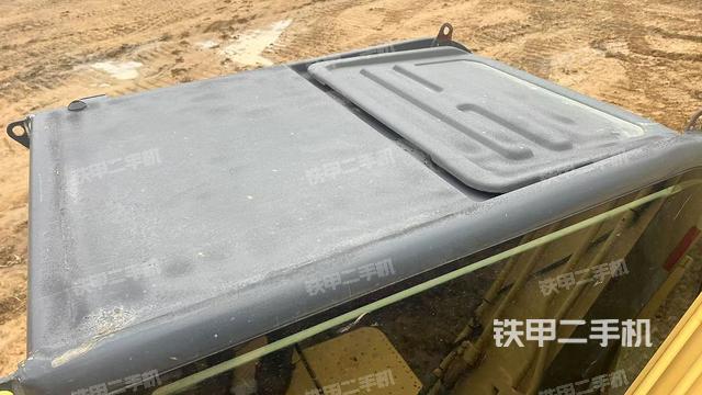 駕駛室頂部(整機外觀) 駕駛室頂部(整機外觀)
