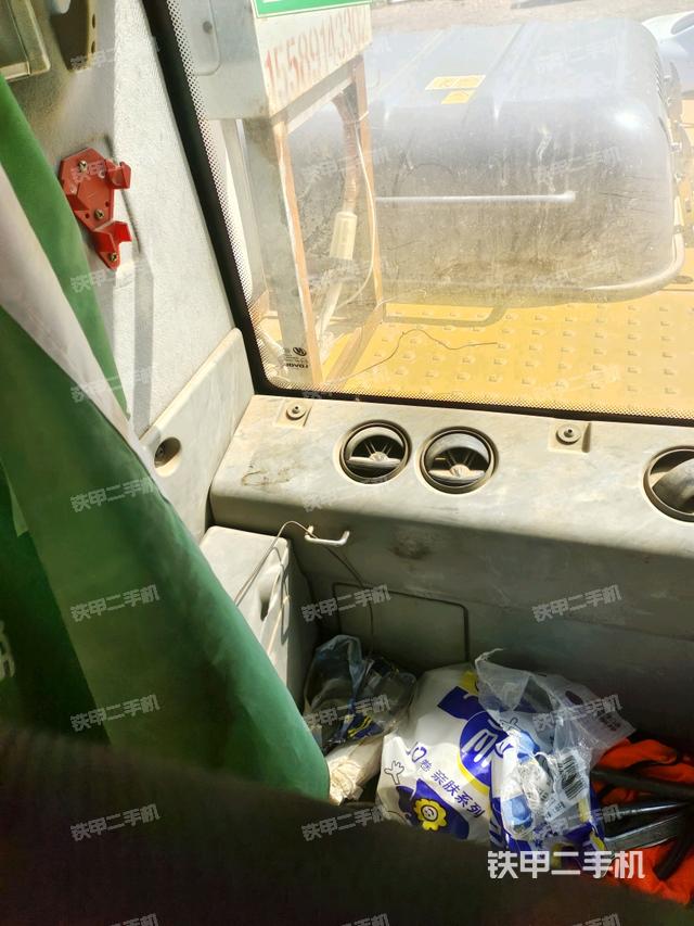 后窗玻璃角標（駕駛室部分）