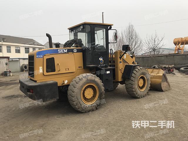 工作裝置整體(整機(jī)外觀及大件) 工作裝置整體(整機(jī)外觀及大件)