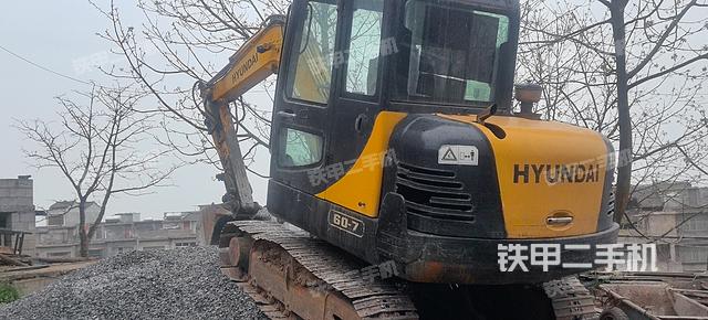 整機(jī)右后45°(整機(jī)外觀) 整機(jī)右后45°(整機(jī)外觀)