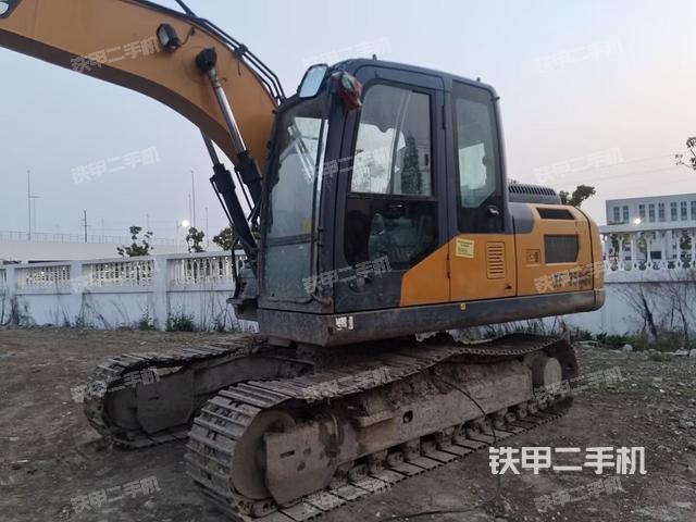 駕駛室整體（整機(jī)外觀）