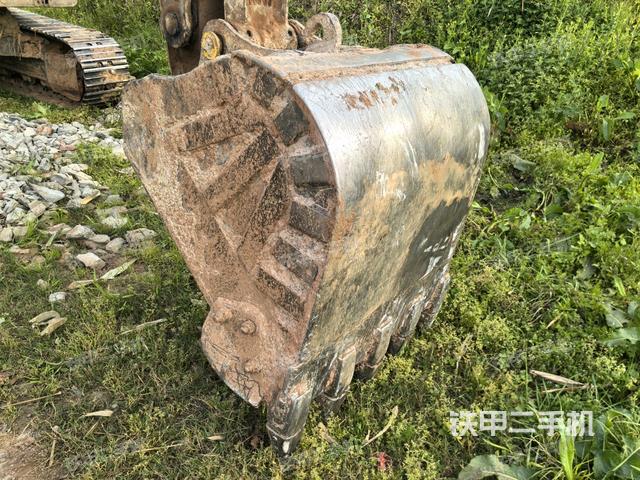 大臂背部俯視（工作和回轉(zhuǎn)裝置）