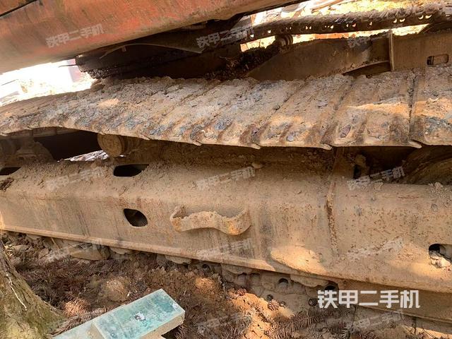 單側(cè)履帶整體（整機(jī)外觀）