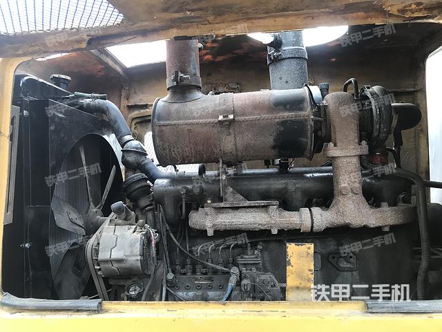 發(fā)動(dòng)機(jī)左側(cè)(整機(jī)外觀及大件) 發(fā)動(dòng)機(jī)左側(cè)(整機(jī)外觀及大件)