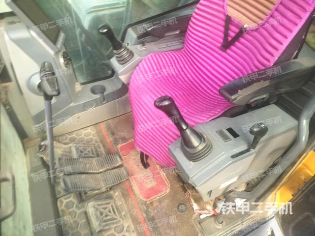 駕駛室整體（整機(jī)外觀）