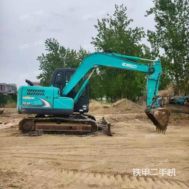 整機右后45°(整機外觀) 整機右后45°(整機外觀)