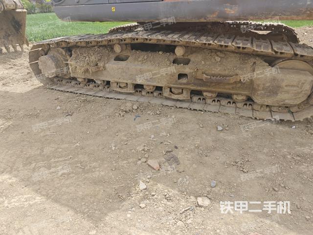 左側(cè)履帶整體?（行走機(jī)構(gòu)）