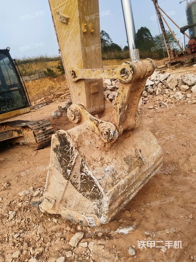 鏟斗右后整體（工作和回轉(zhuǎn)裝置）