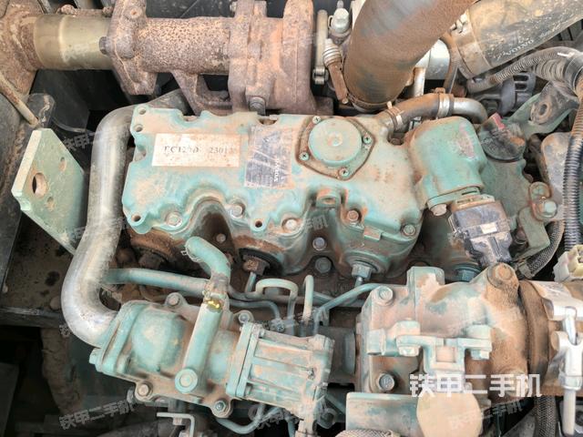 駕駛室頂部俯視（上車(chē)部件）