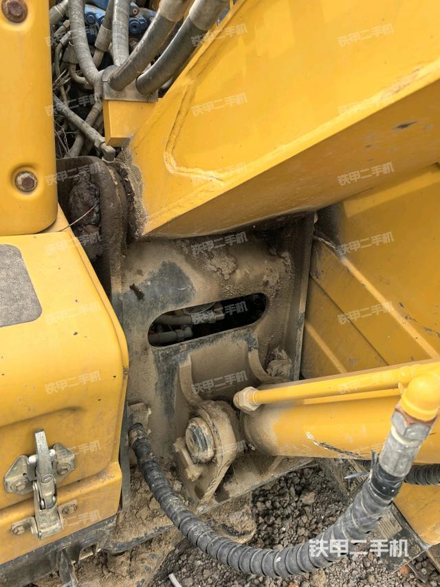 大臂根部?斜（工作和回轉(zhuǎn)裝置）