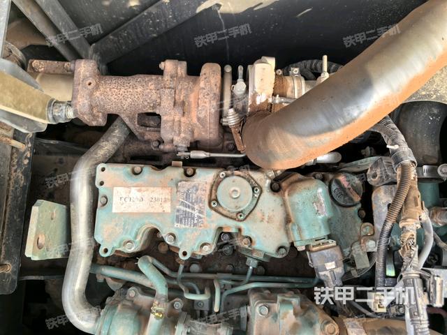 發(fā)動(dòng)機(jī)室（上車(chē)部件）