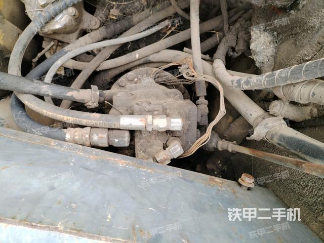 回轉(zhuǎn)馬達（上車部件）