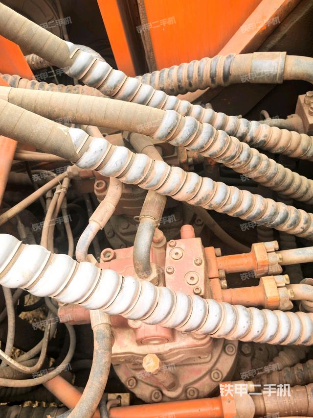 回轉(zhuǎn)馬達(dá)（上車部件）