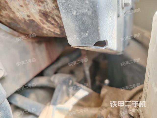 液壓泵艙室正面整體(整機(jī)外觀) 液壓泵艙室正面整體(整機(jī)外觀)