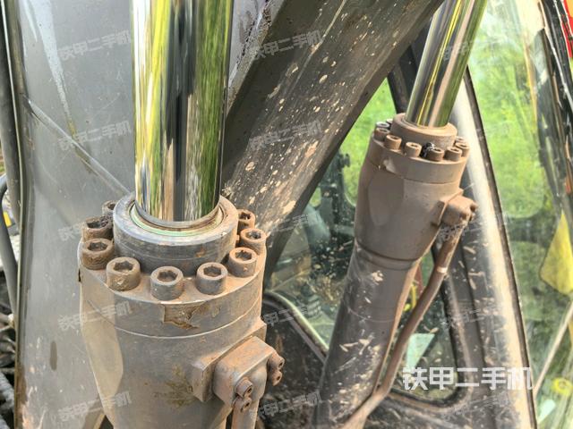 小臂整體右前（工作和回轉(zhuǎn)裝置）