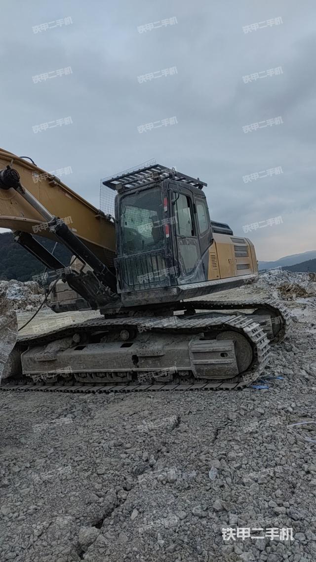 单侧履带整体（整机外观）