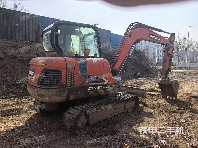 整機(jī)右后45°(整機(jī)外觀) 整機(jī)右后45°(整機(jī)外觀)