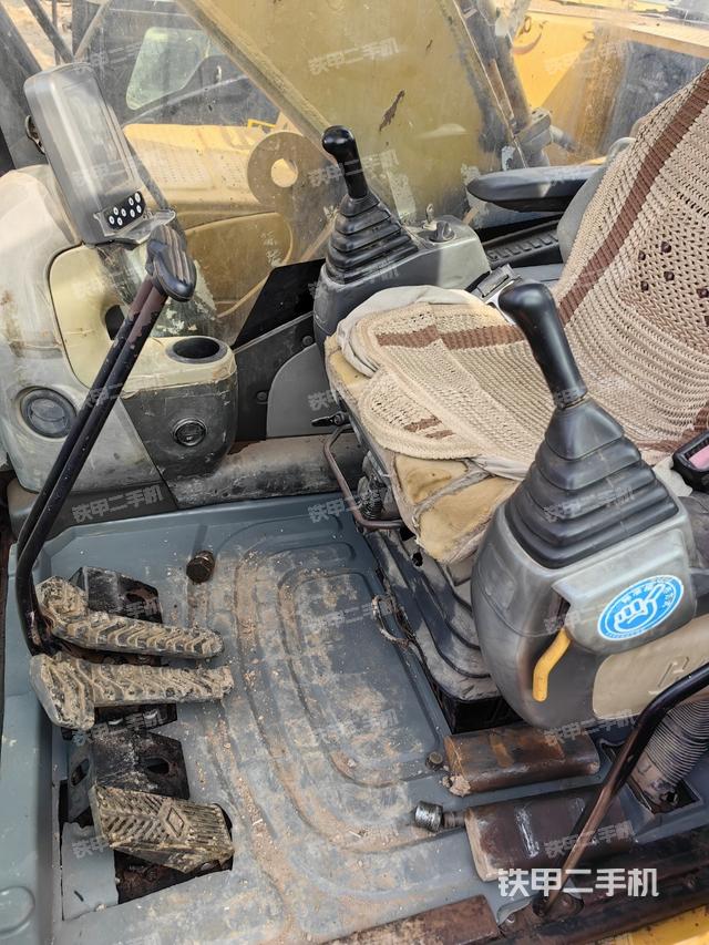 驾驶室整体（整机外观）