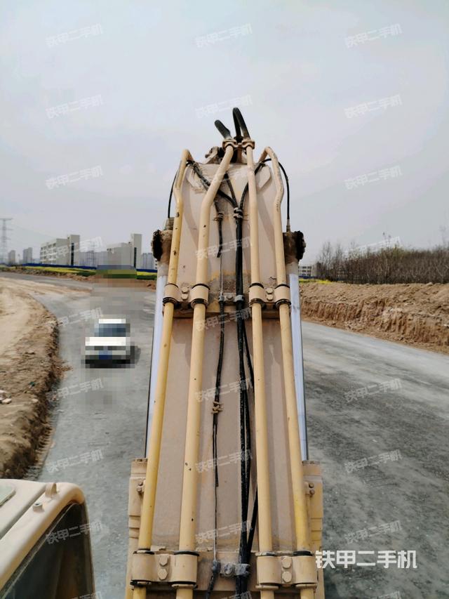 大臂背部俯視(工作和回轉(zhuǎn)裝置) 大臂背部俯視(工作和回轉(zhuǎn)裝置)